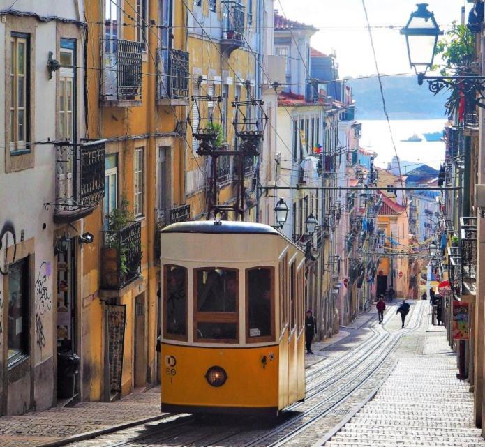 Apartment Sm2 Romantic By The Gardens Pr Real & Bairro Alto Lissabon